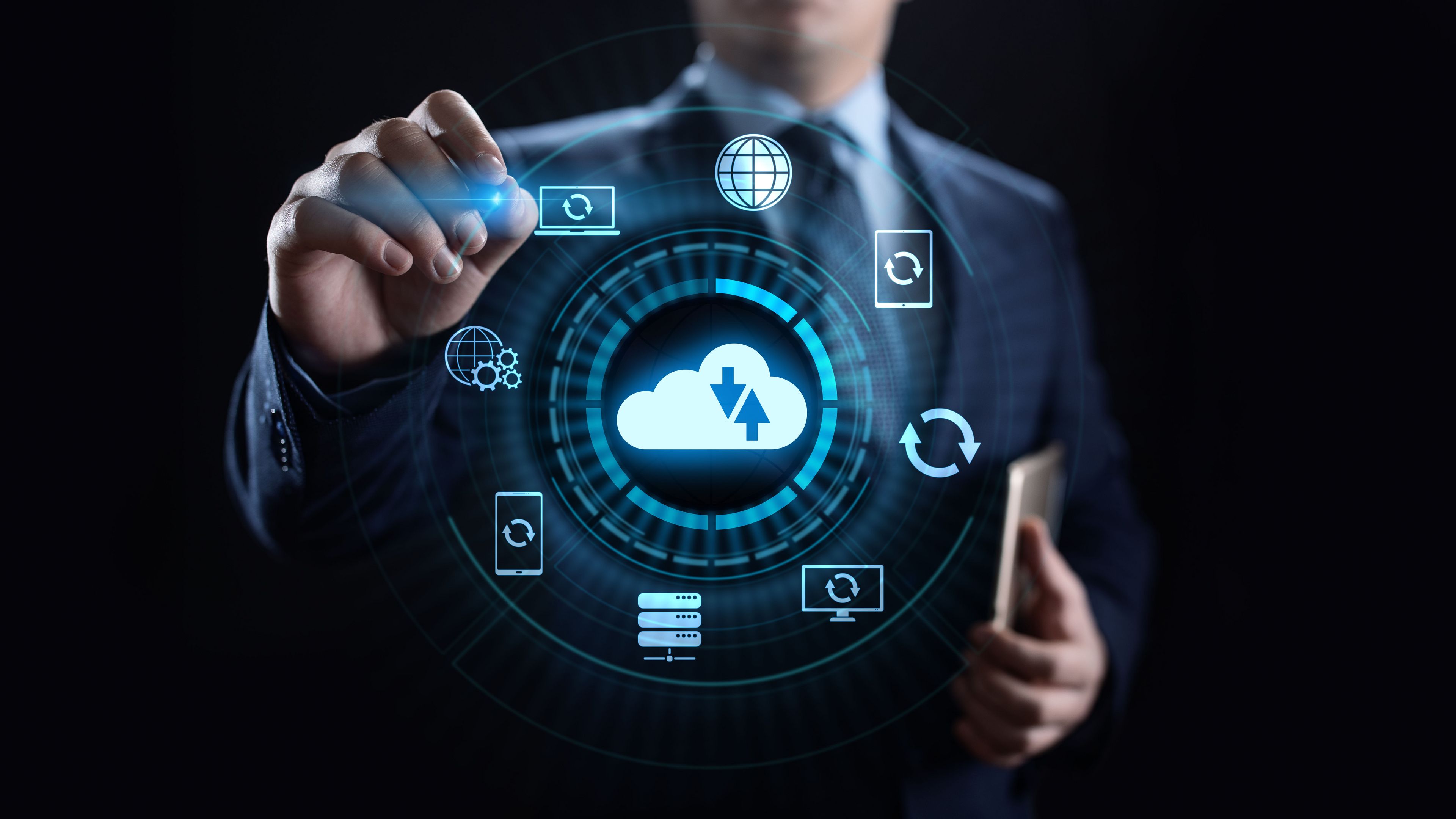 Why do virtual machines need refined backup and 24/7 emergency recovery?